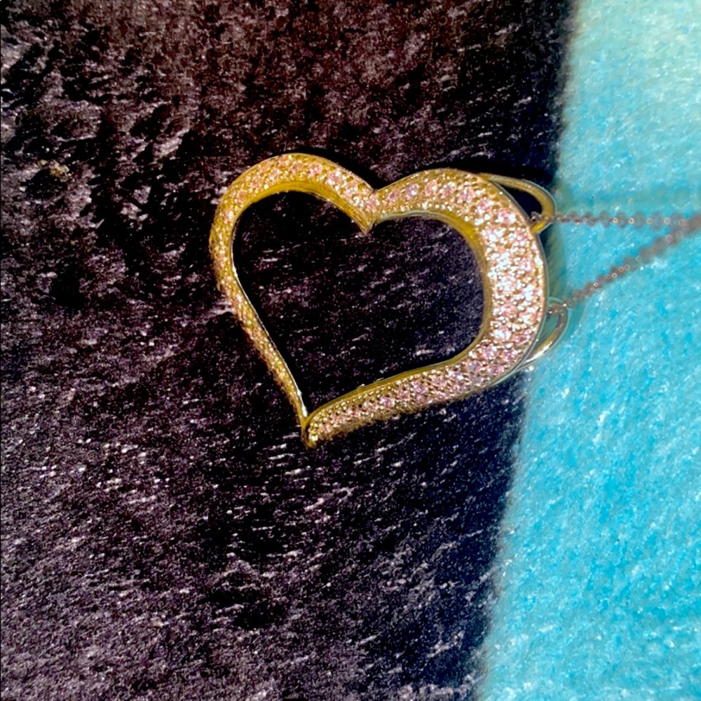 Pink Heart shaped necklace - Picture 4 of 4